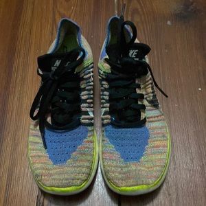 Nike women’s size 8 free rn flyknit